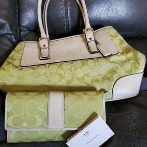 💚💚Lime Green💚💚 Coach Purse and Matching Wallet